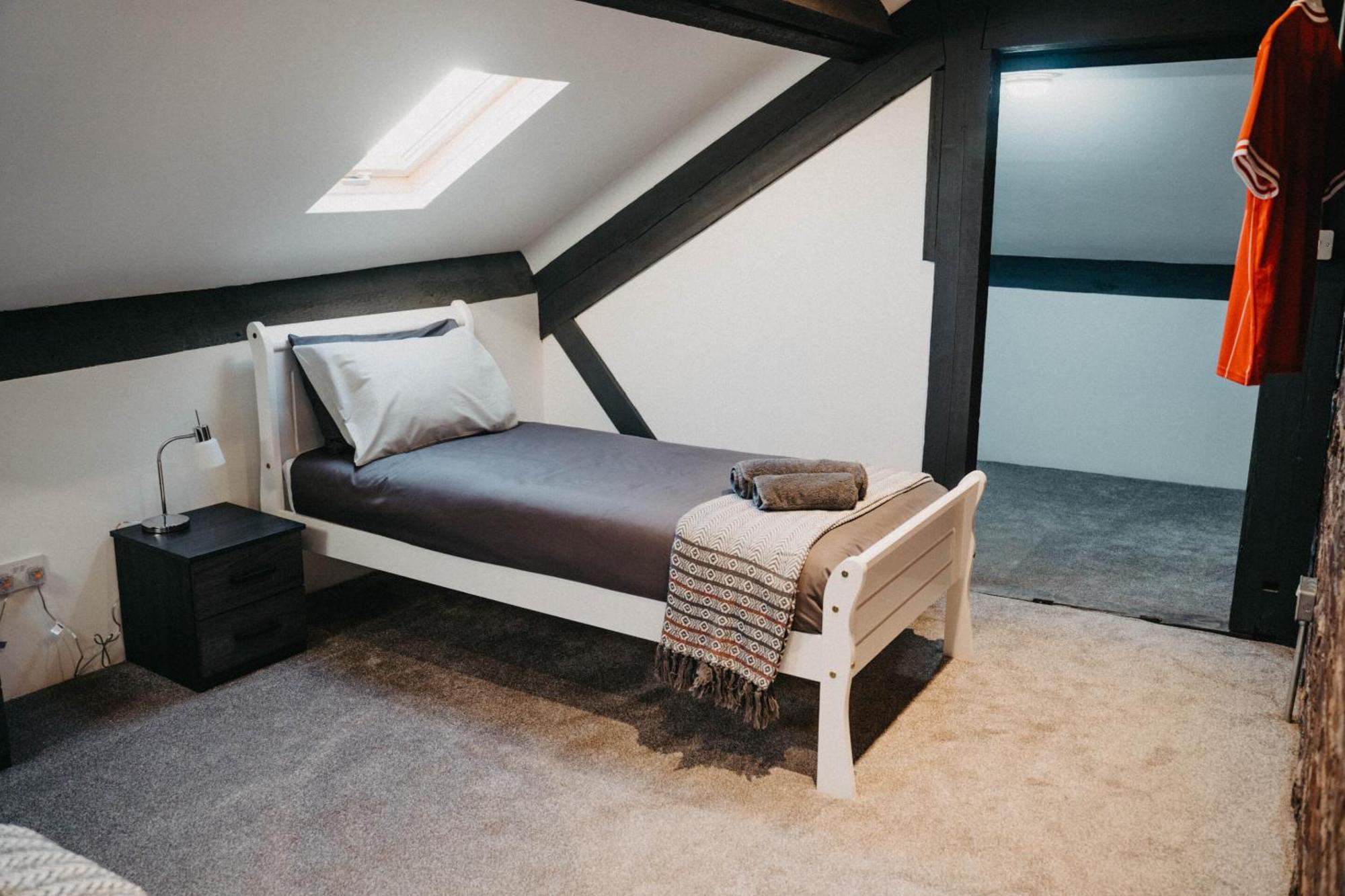 Flat Iron Anfield Hotel Liverpool Bagian luar foto