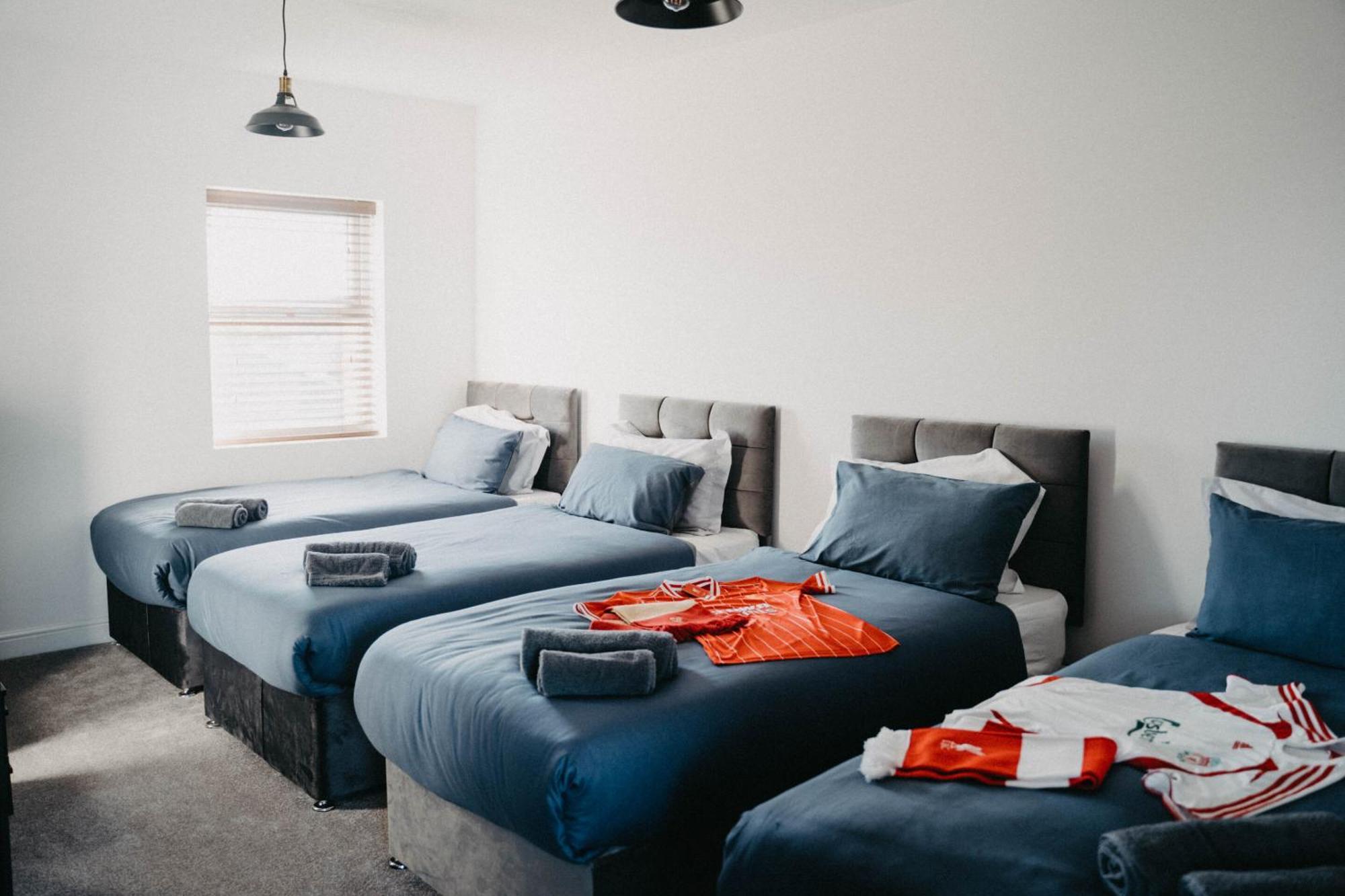 Flat Iron Anfield Hotel Liverpool Bagian luar foto